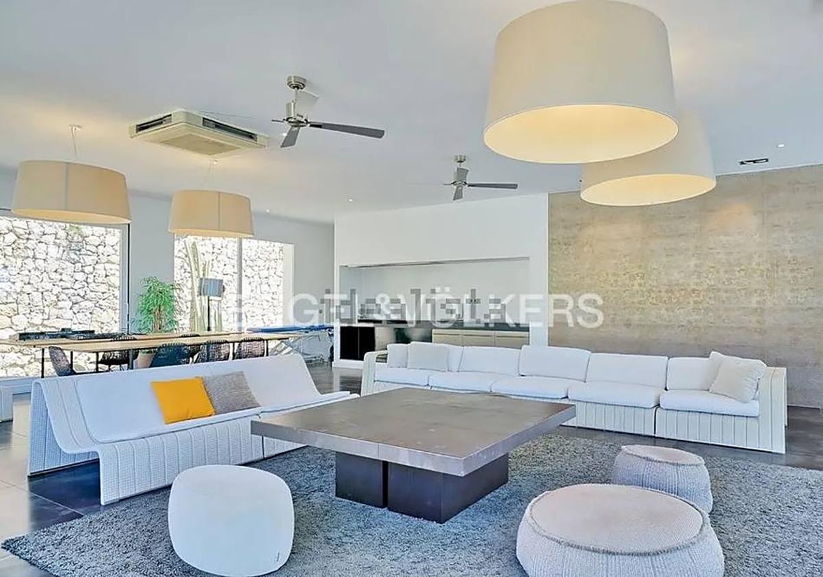 Imagen principal - Así es la vivienda de lujo más cara de la Comunitat: 1802 metros cuadrados con piscina, cine y tenis