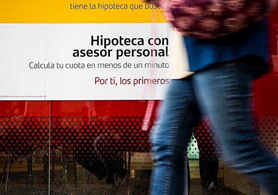 Anuncio sobre hipotecas en una sucursal.