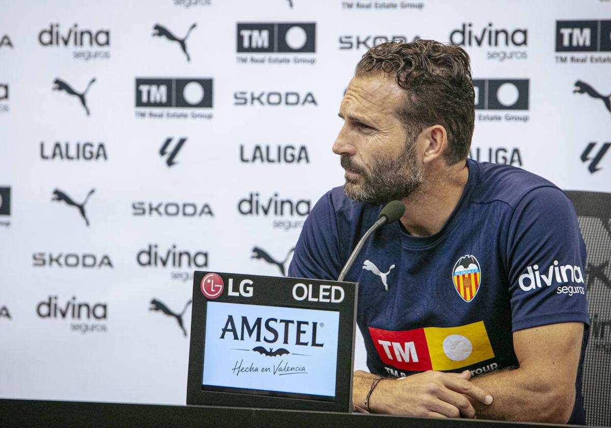 Rubén Baraja, durante una rueda de prensa.