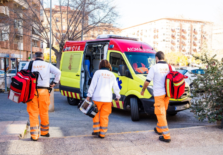 Un hombre se corta en el cuello con un cuchillo al intentar agredir a otro en una pelea en Valencia