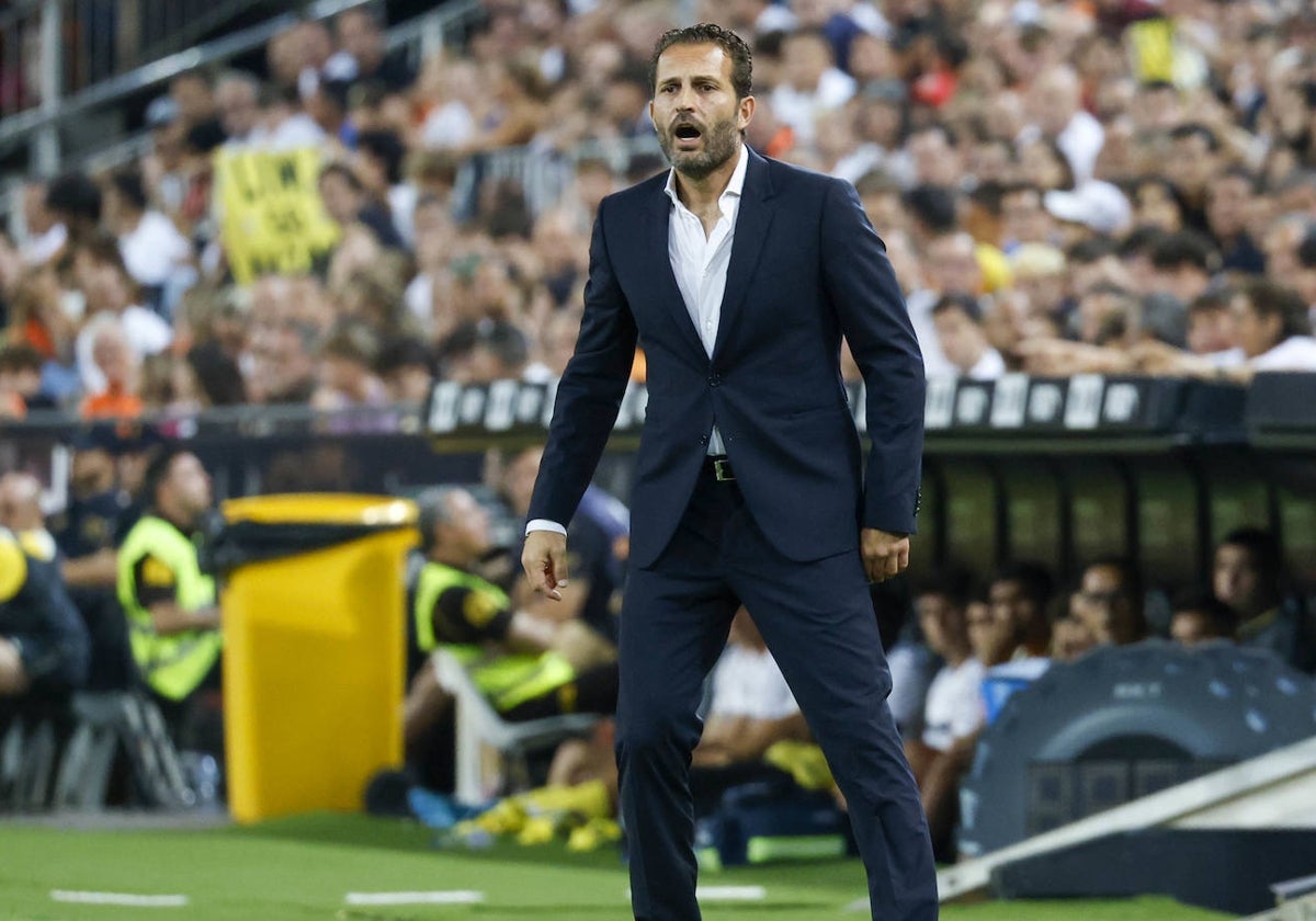 Baraja en el área técnica durante el encuentro ante el Villarreal.