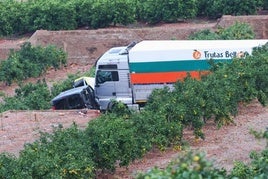 Vehículos siniestrados en Benifairó de les Valls.