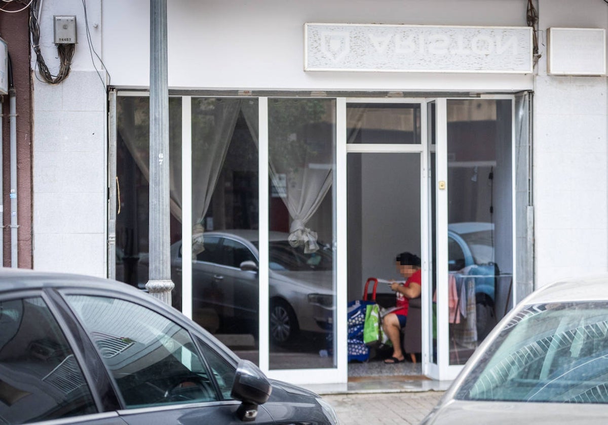 De tienda a bajo okupa en Monteolivete