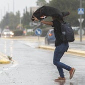 Aemet activa la alerta naranja: el temporal descargará con lluvias «muy fuertes» en la Comunitat