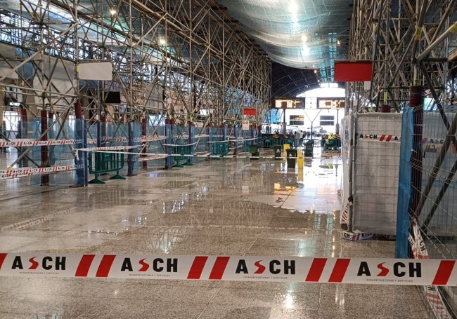 La Nave central de la Estación del norte inundada.