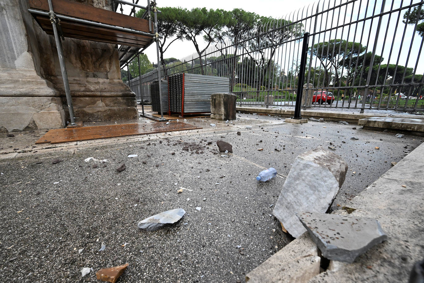 Una tormenta sin precedentes provoca daños en el Arco de Constantino de Roma