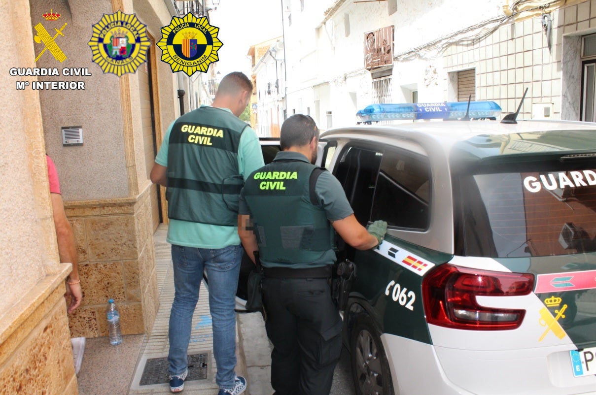 La Guardia Civil efectuó la detención.