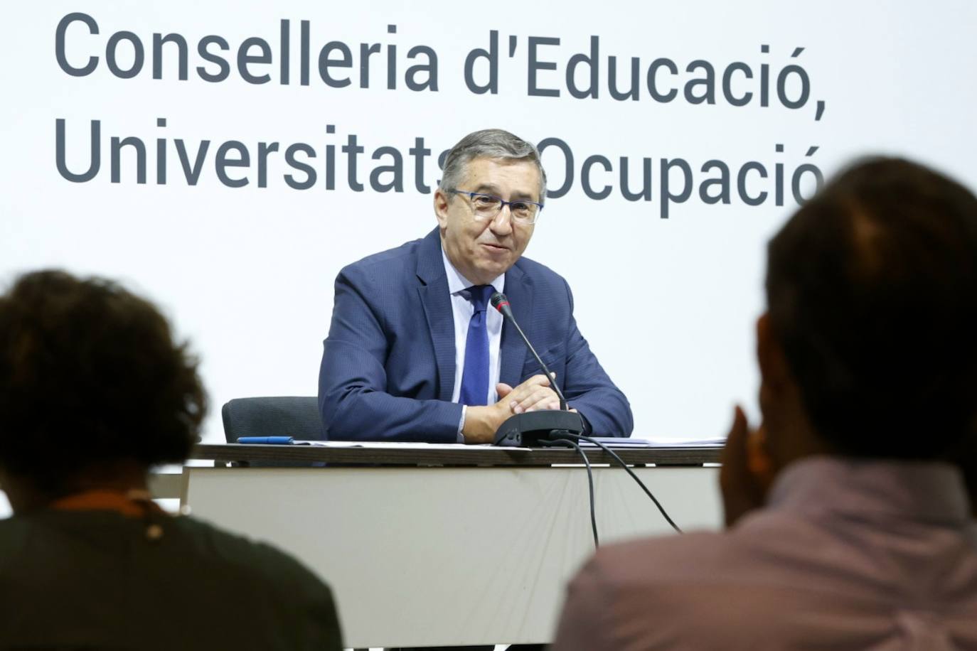 FOTOS | José Antonio Rovira presenta los principales datos del curso escolar 2024/2025