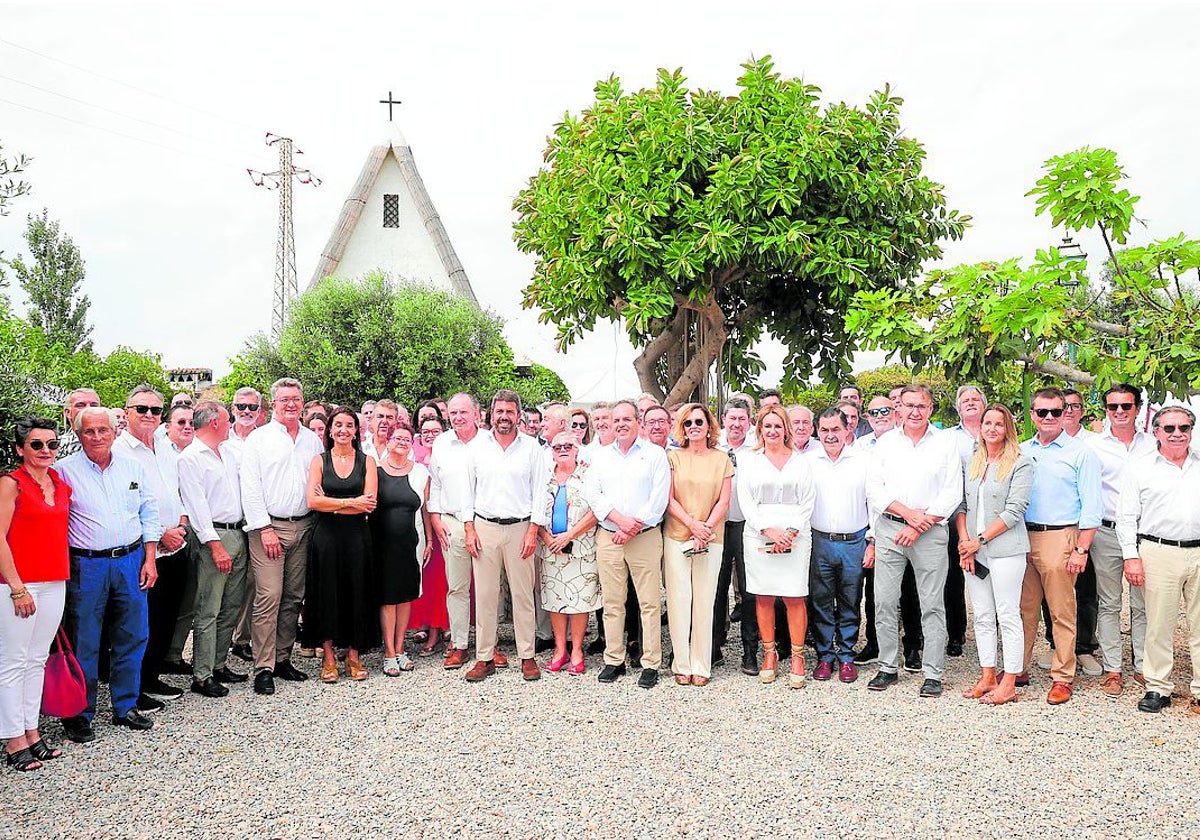 Foto de familia de Mazón con representantes empresariales valencianos.