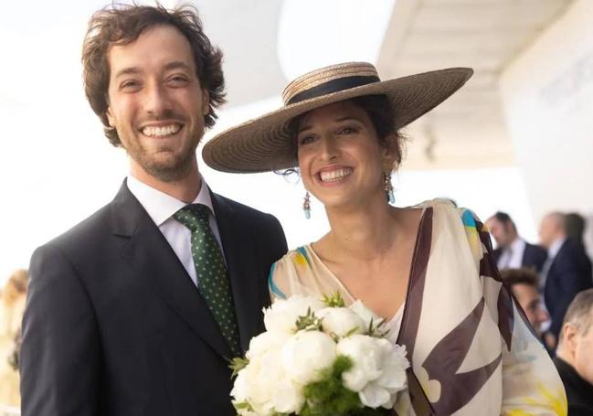 Giovanni Bonavera e Isabel Camps, en la boda de su hermano Fran.