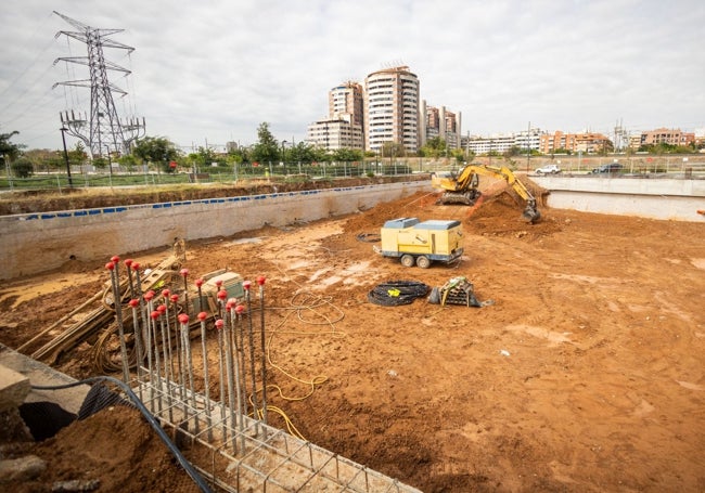 Solar de Turianova que ha adquirido por permuta el Ayuntamiento de Valencia para hacer 86 pisos de alquiler asequible.