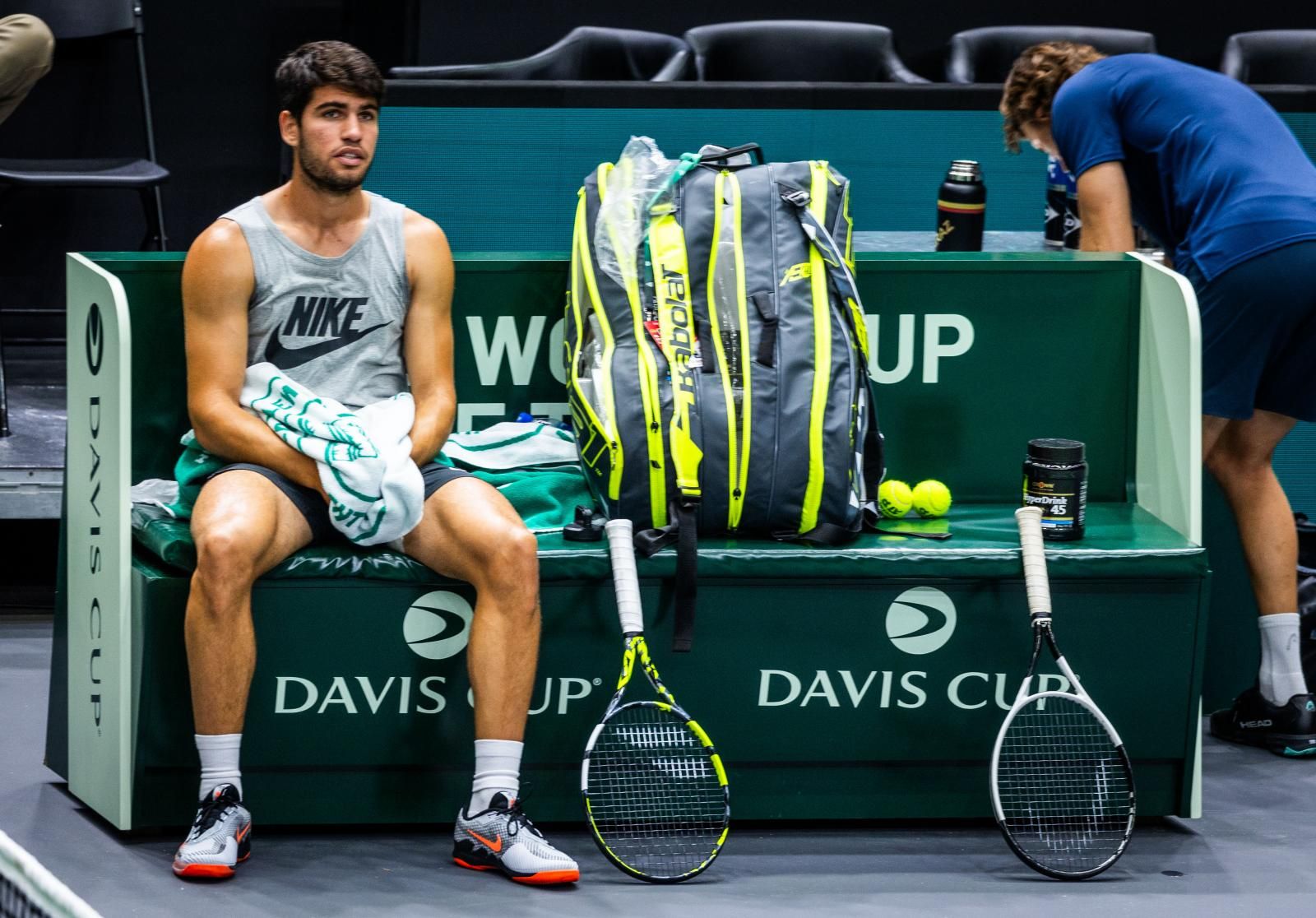 Carlos Alcaraz ya entrena en Valencia para la Copa Davis