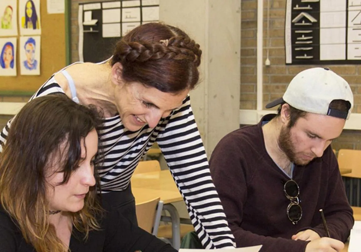 Carmela Mayor imparte un curso de ilustración en Gandia 