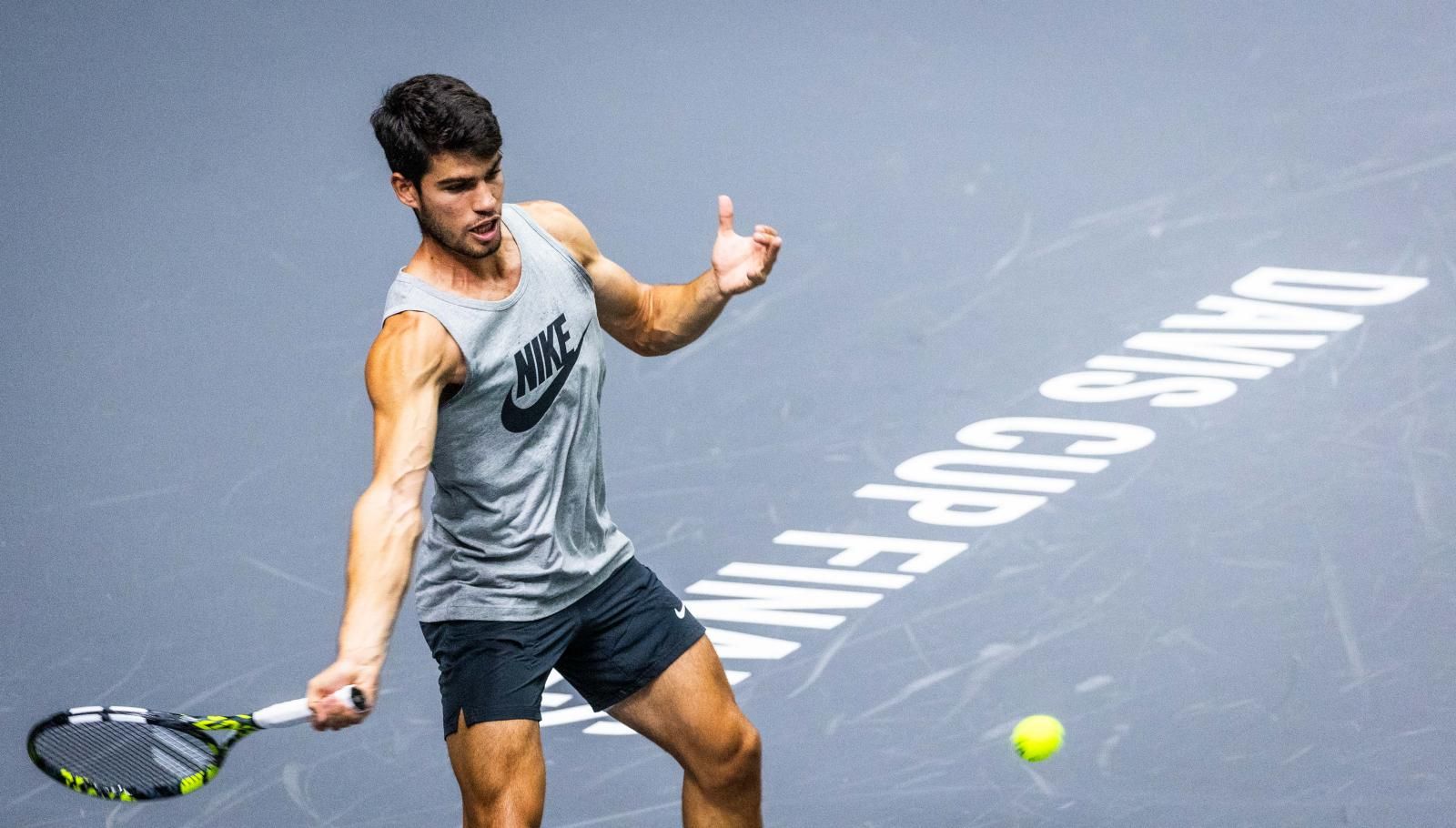 Carlos Alcaraz ya entrena en Valencia para la Copa Davis