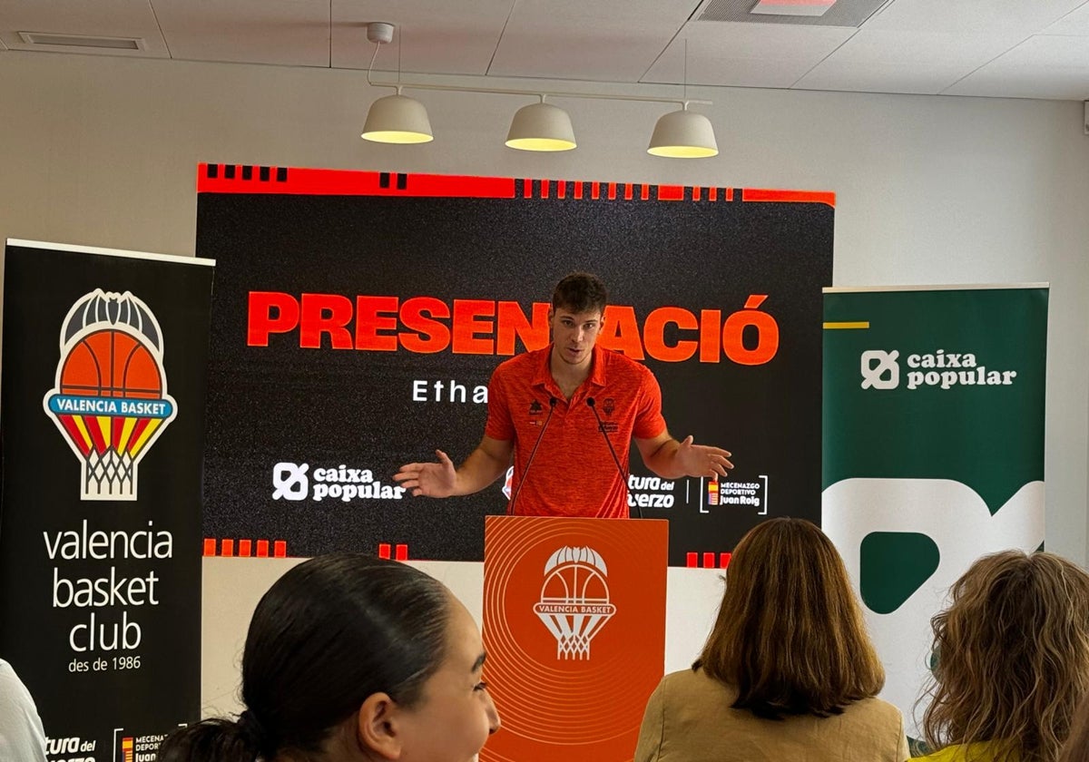 Ethan Happ durante su presentación en Caixa Popular