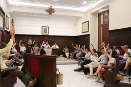 Votación en el pleno de Sagunto.