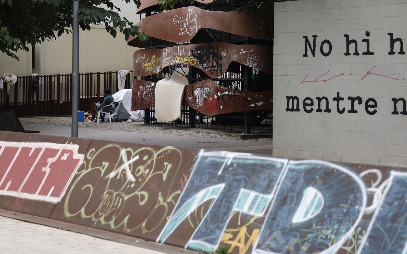 Graffitis y vandalismo en el centro histórico de Valencia