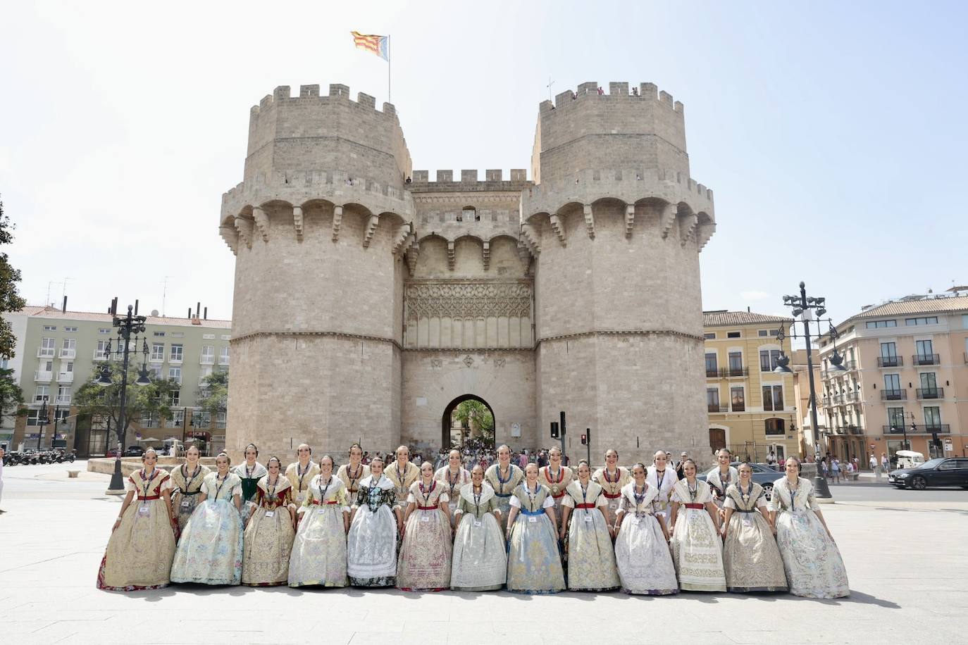 Las candidatas a fallera mayor de Valencia 2025 visitan la Basílica de la Virgen