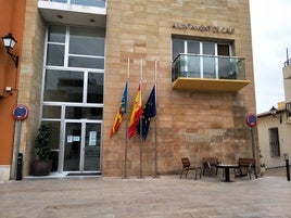 El Ayuntamiento de Calp.