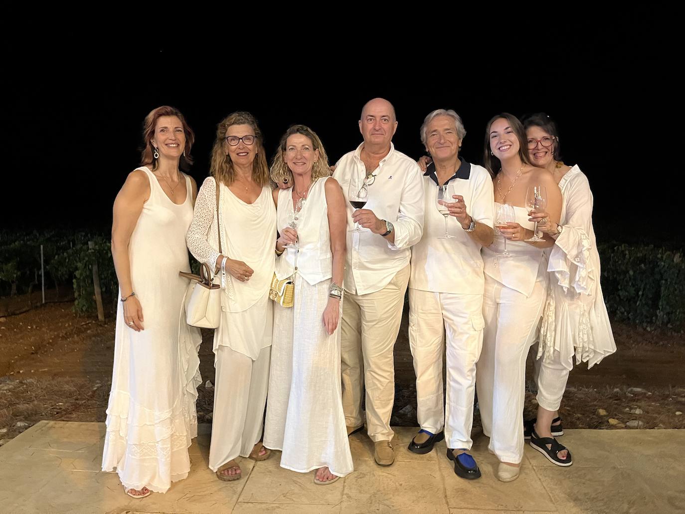 Belén Romero, Inmaculada Romero, Lourdes Martín, Lamberto Landete, José María Rodríguez, Ángela y Mª Jesús Romero.