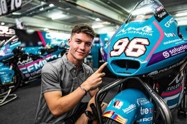 Dani Holgado con la moto del Team Aspar.