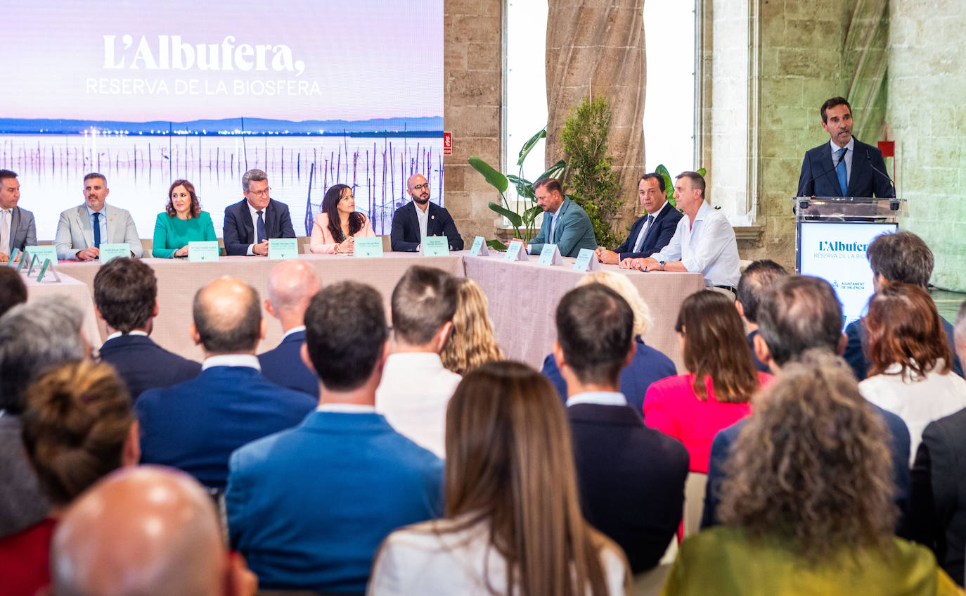 Fotos de la reunión de alcaldes para pedir que la Albufera sea Reserva de la Biosfera