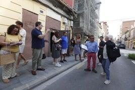 Visita a una de las casas que se subastaban en el Cabanyal realizada en junio.