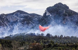 Trabajo de extinción en el Pla de Corrals.