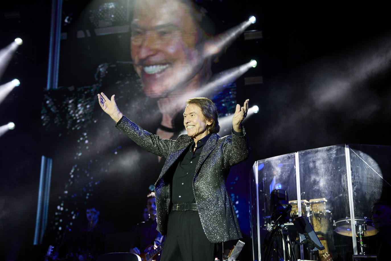 Raphael enamora a Valencia en otra &#039;gran noche&#039;