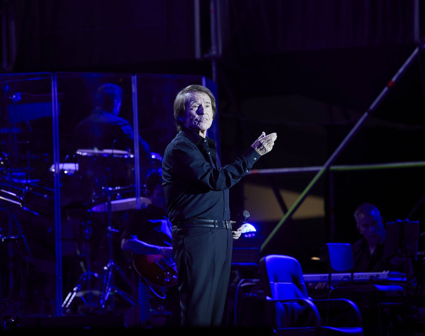 Raphael enamora a Valencia en otra &#039;gran noche&#039;