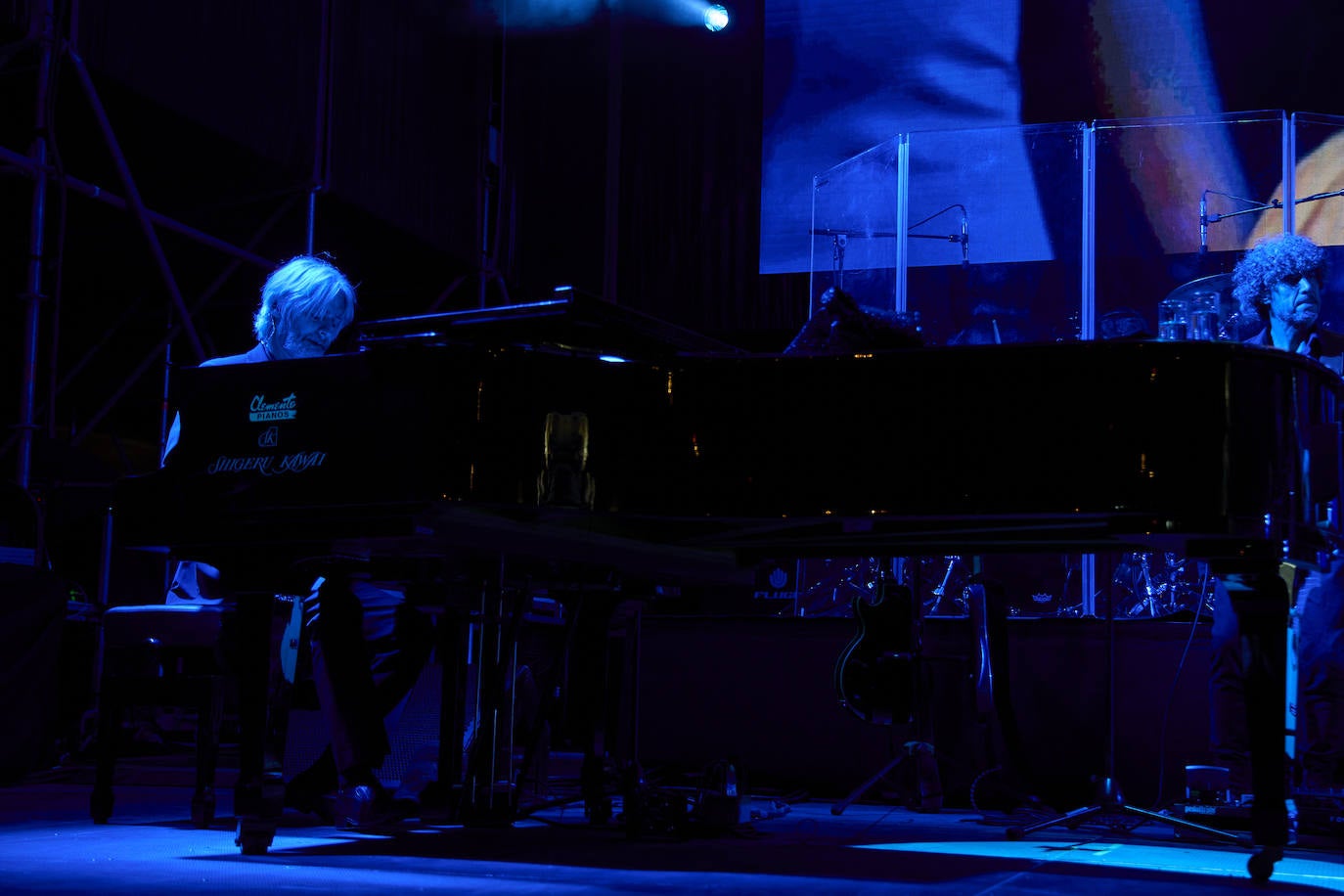 Raphael enamora a Valencia en otra &#039;gran noche&#039;