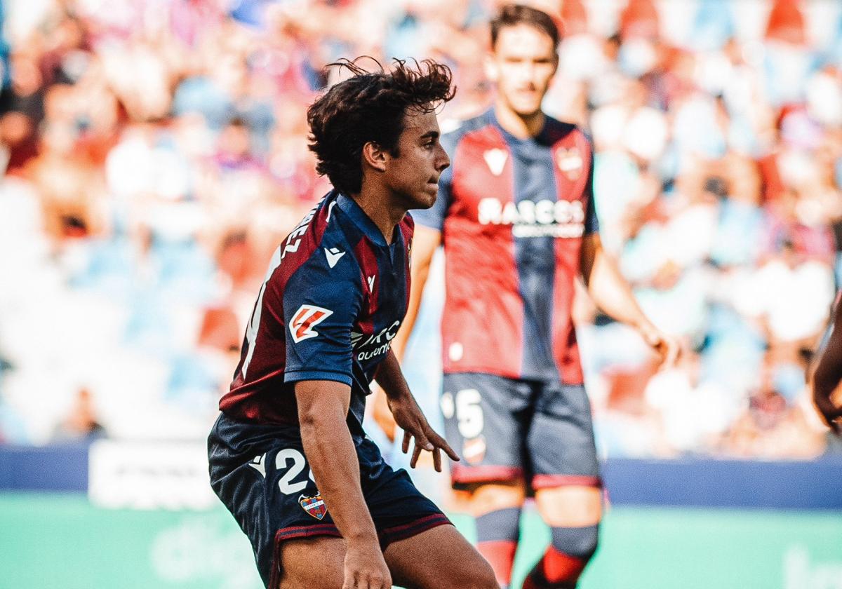 Carlos Álvarez, durante el encuentro frente al Eldense.