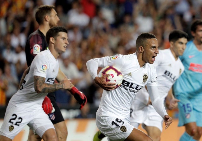 Rodrigo, tras anotar un gol al Atlético.