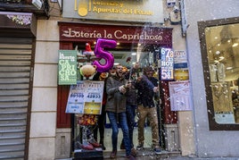 Celebración de un premio de lotería, en una imagen de archivo.