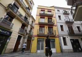 Afluencia de pisos turísticos en el barrio del Carmen de Valencia.