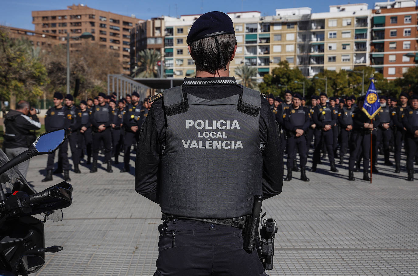 El «botín» de dinero y droga con el que la Policía Local de Valencia ha detenido a un hombre de 71 años