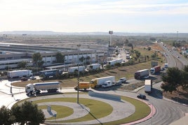 Acceso al polígono La Riba.