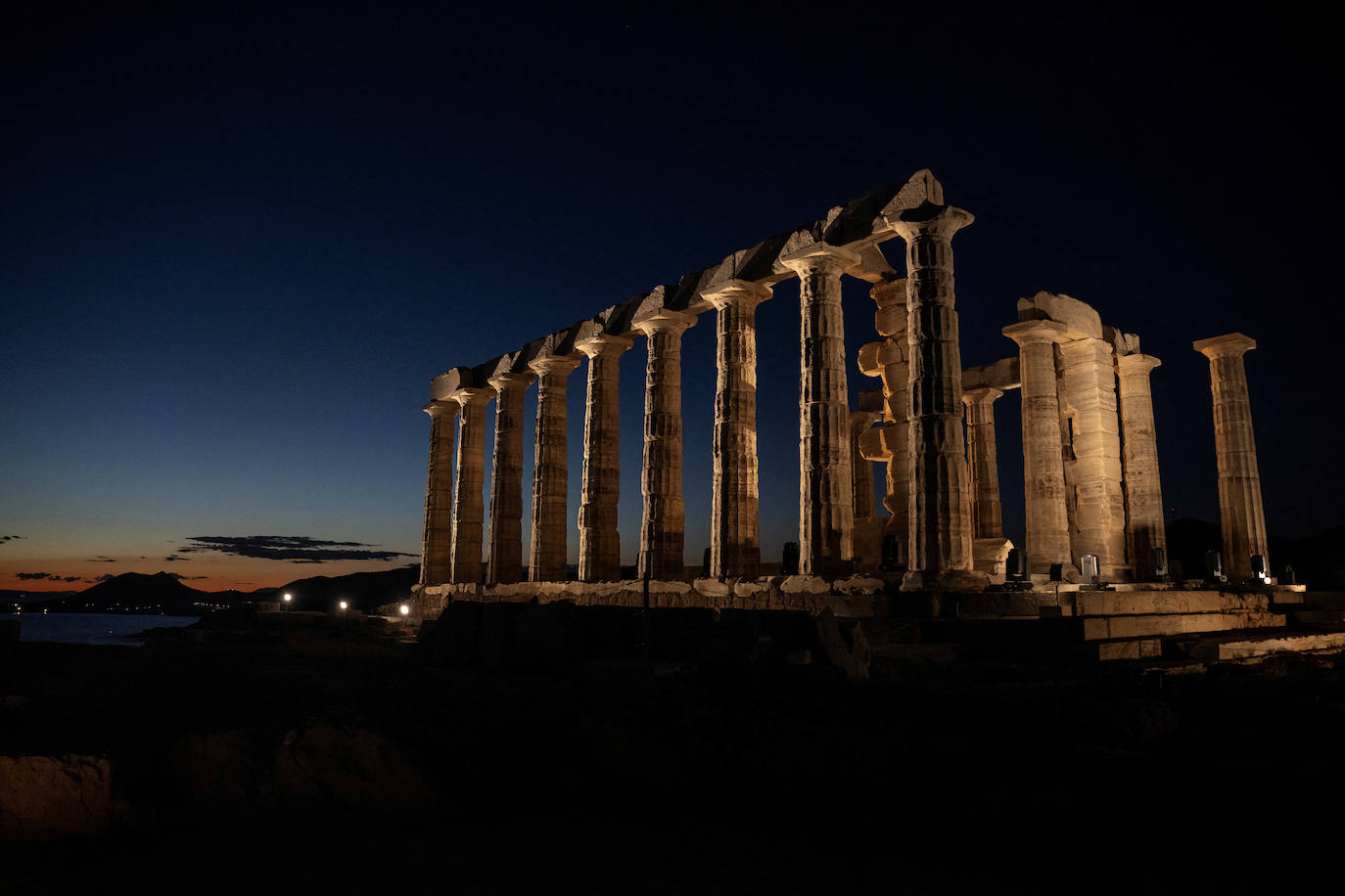 Grecia estrena nueva iluminación del Templo de Poseidón
