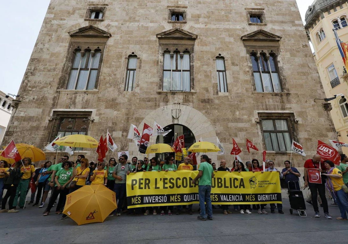 Manifestación de la huelga educativa, que también protestó por los cambios en las plantillas.