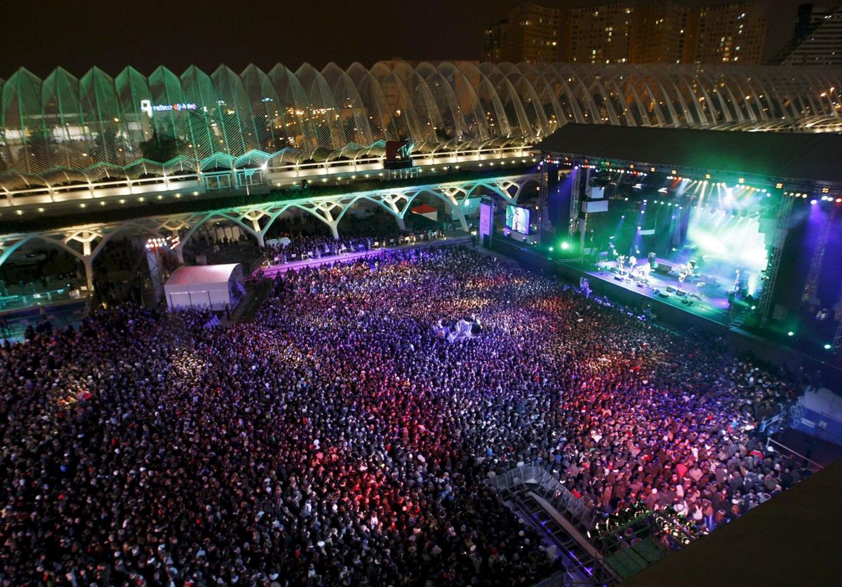 Celebración de un festival en la Ciudad de las Artes y las Ciencias de Valencia.