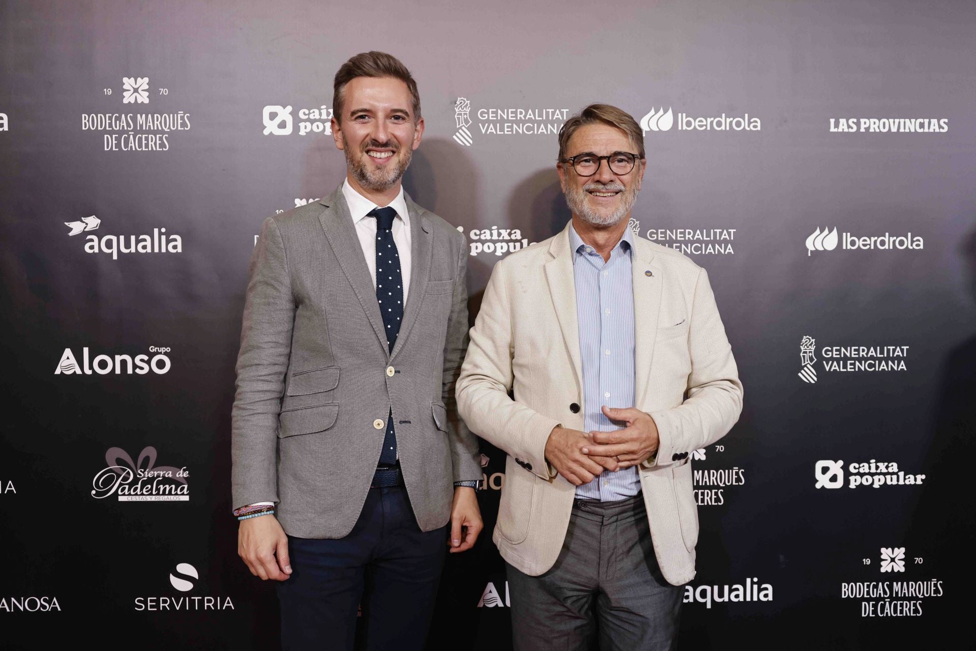 El secretario primero de Les Corts, Víctor Soler, junto al secretario autonómico de relaciones con la UE, Pablo Broseta.