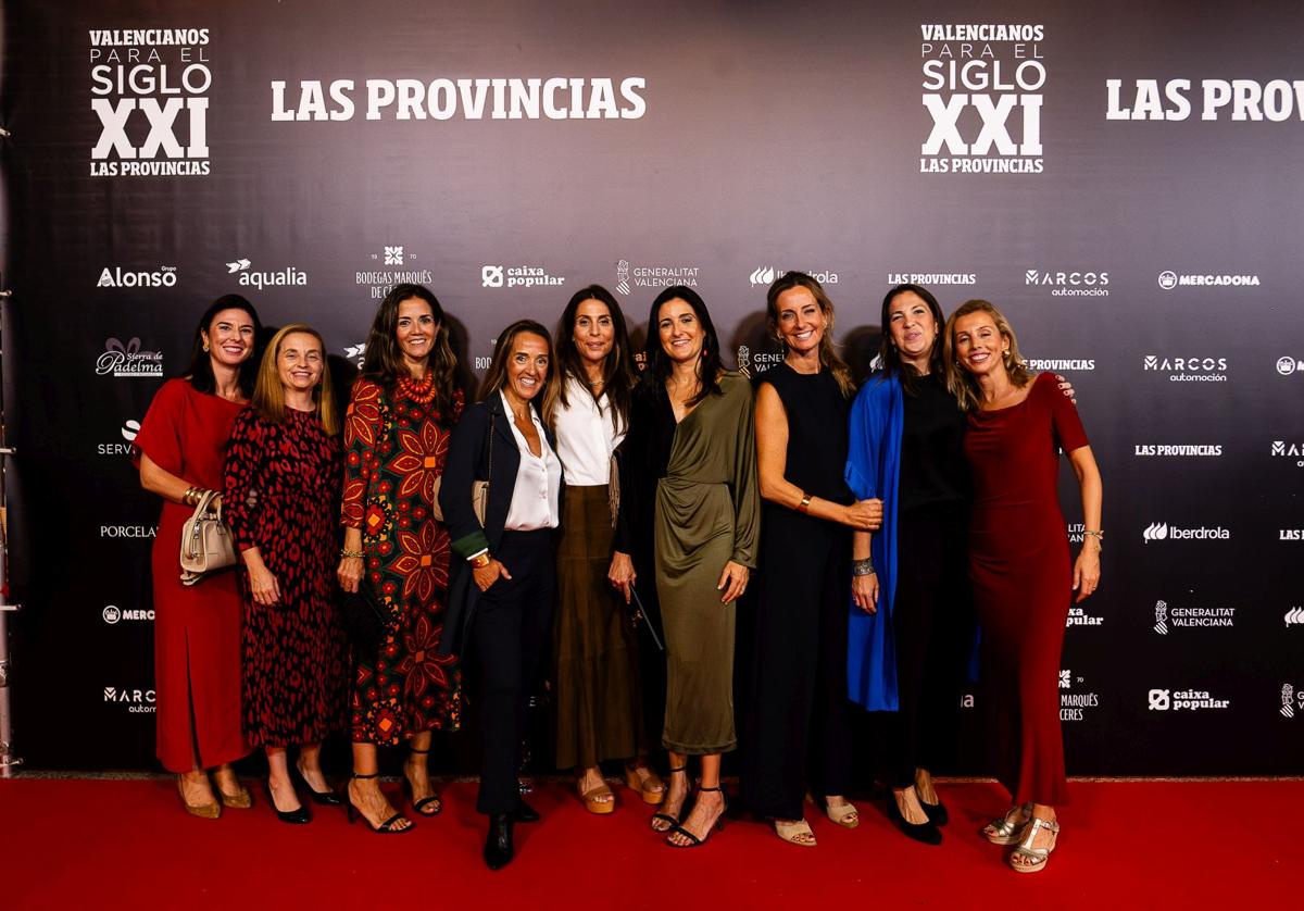 María Andrés, Almudena Navaro, Gemma Guzmán, Sara López, Ana Noguera, Inma Zarranz, Elena Ravello, Águeda Vilarrasa y Salomé Corell.