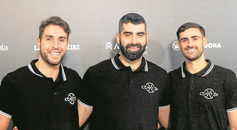 Javier Real, Borja García y Matías Navadian, del equipo de baloncesto 3x3 del B-Ball Center de Manises.