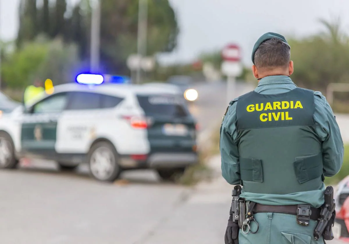 La Guardia Civil detiene en Castellón a dos hombres tras robar un vehículo 