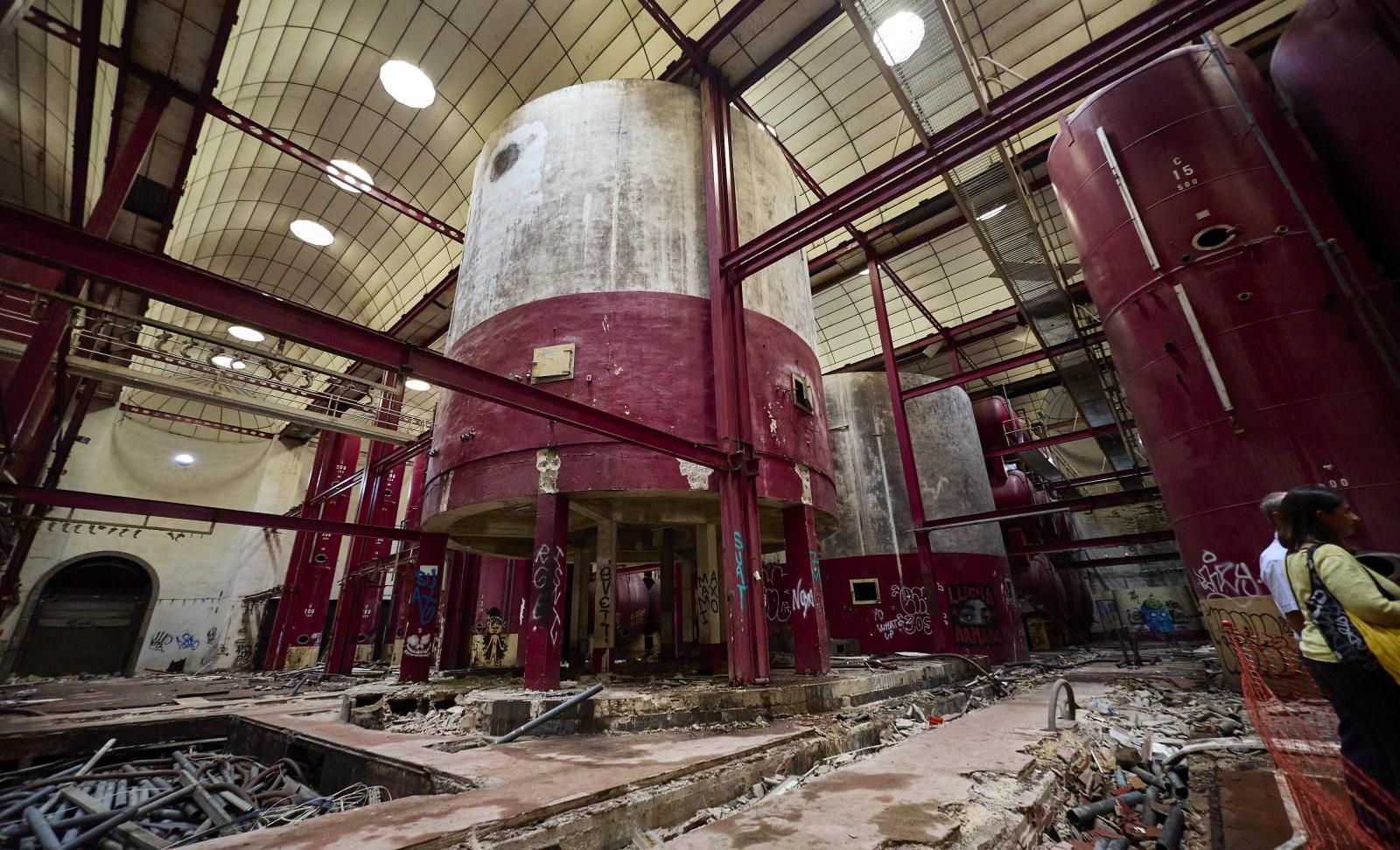 Así son las históricas bodegas Vinival