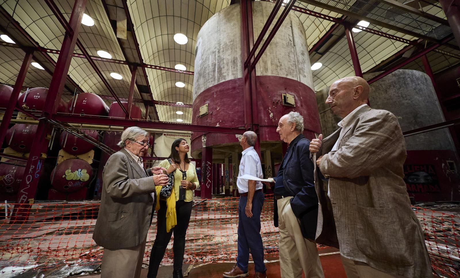 Así son las históricas bodegas Vinival