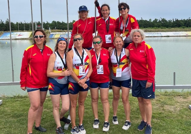 Las palistas del equipo en la selección española (de izquierda a derecha y de arriba a abajo) África Sánchez, Sofía González Warleta, Vicky Ballester, Amparo Sánchez, Mª Ángeles Capella, Mamen Mir, Cochin Calatayud, Nati Prieto, Susy Cervera.