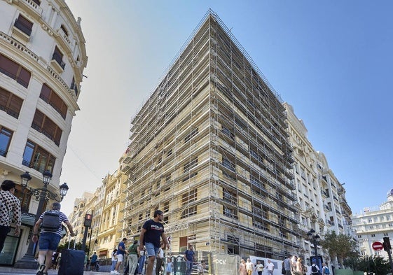 Valencia da luz verde a 25 nuevos hoteles frente a la avalancha de apartamentos