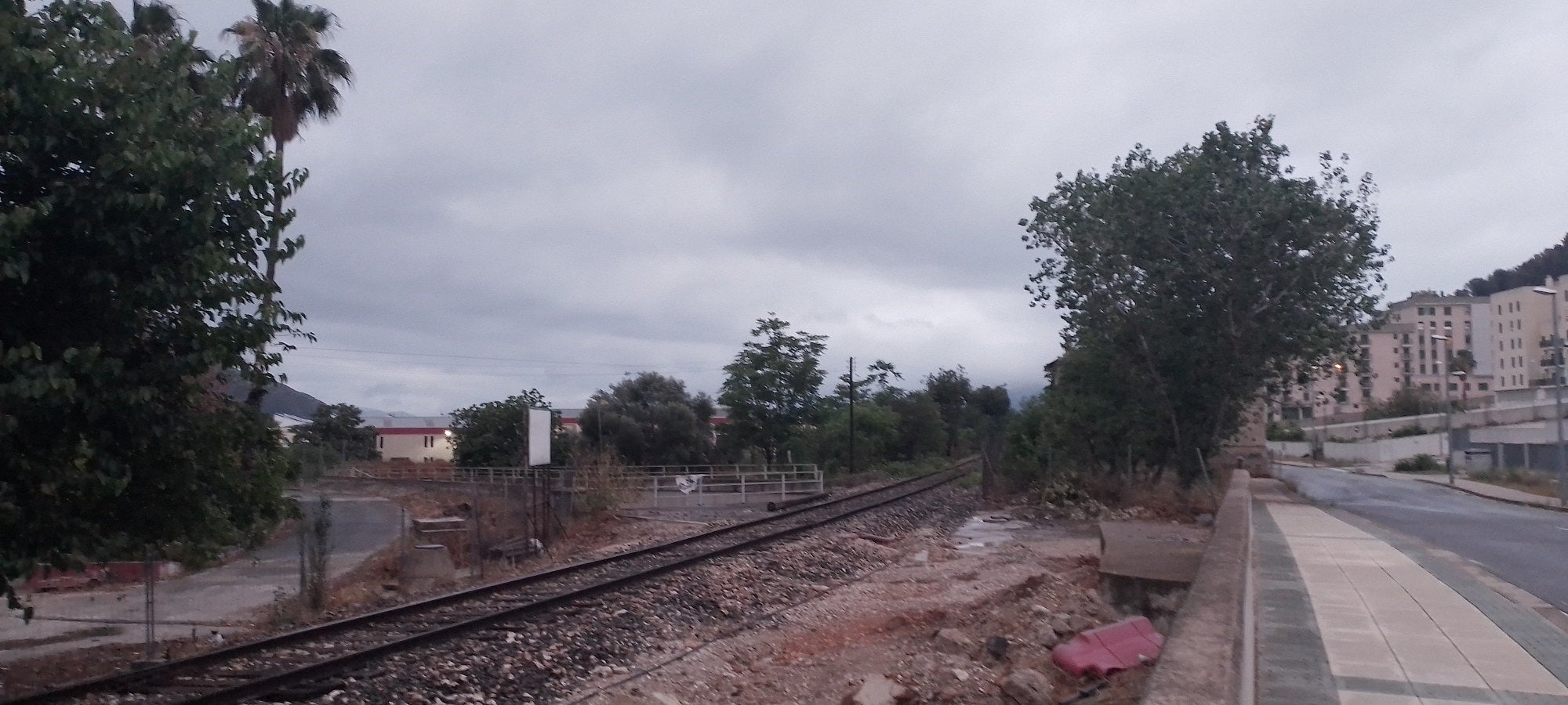 Línea Xàtiva-Alcoi a su paso por Xàtiva.