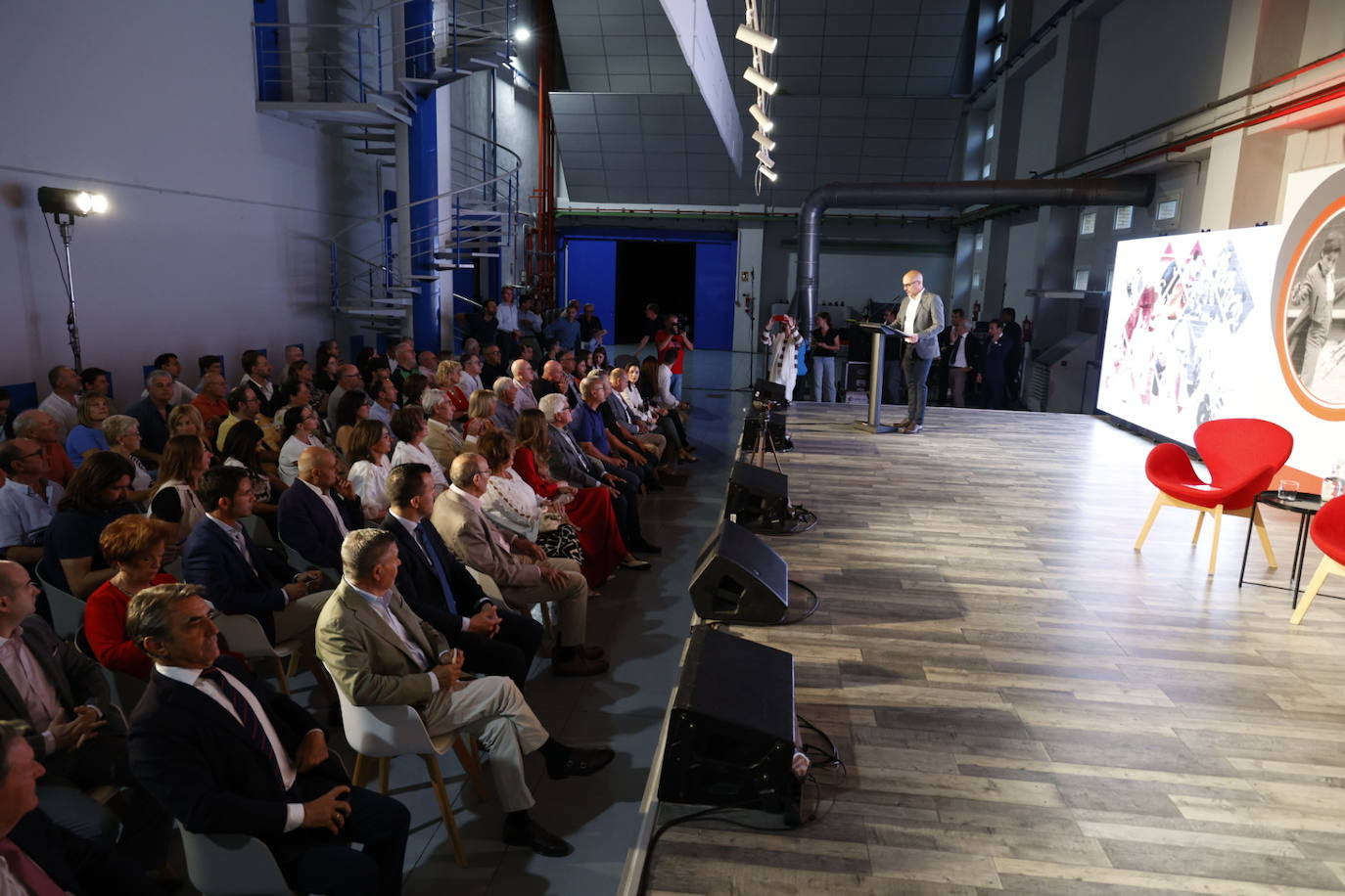 Todas las imágenes del homenaje a Enrique Ponce en Aula LAS PROVINCIAS